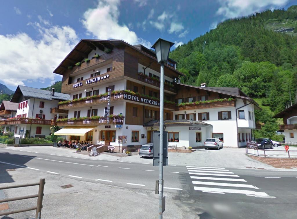 Hotel Venezia Rocca Pietore Exterior foto